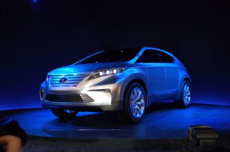 Lexus ������� ��������� �� ���� RAV4