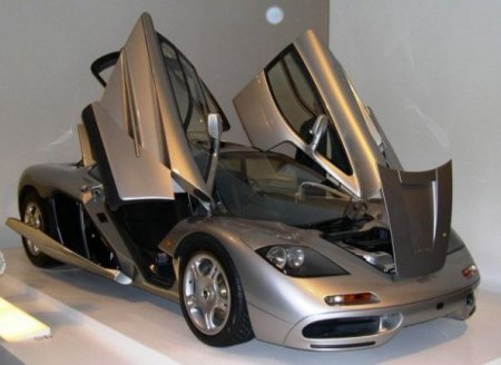 �������� McLaren F1 ������� �� 3,5 �������� ������ ����������