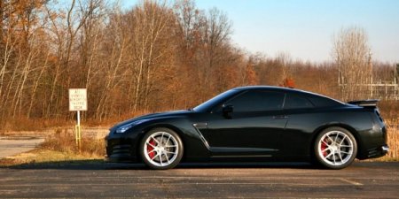 Nissan GT-R � ���������� �� 1000 �.�.