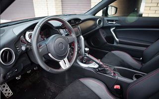 ����-����� Toyota GT86, Mazda MX-5, BMW M135i, Mini Countryman, Audi R8