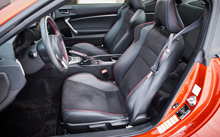 ����-����� Toyota GT86, Mazda MX-5, BMW M135i, Mini Countryman, Audi R8