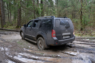 ����-����� Nissan Pathfinder