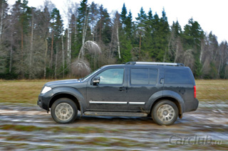 ����-����� Nissan Pathfinder