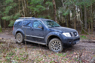 ����-����� Nissan Pathfinder