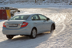 ����-����� Honda Civic, Mazda3