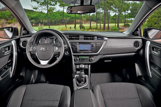 ����-����� Toyota Auris