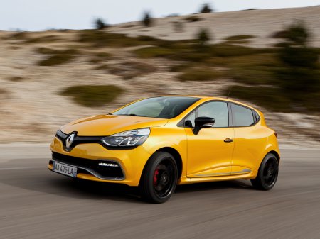 ����� 2013 Renault Clio RS �������� ��� ��������.