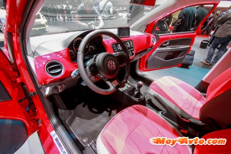 ������������ � ������-2013: Volkswagen cross up!