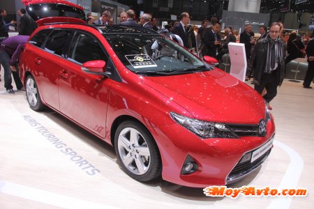 ������������ � ������-2013: Toyota Auris Touring Sports