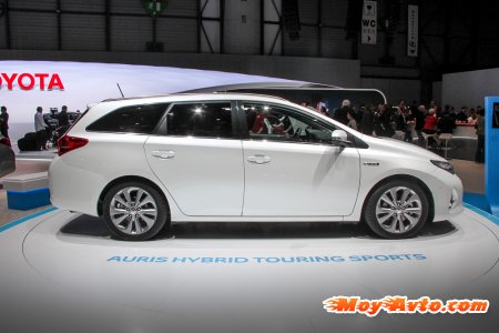 ������������ � ������-2013: Toyota Auris Touring Sports