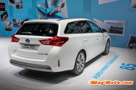 ������������ � ������-2013: Toyota Auris Touring Sports