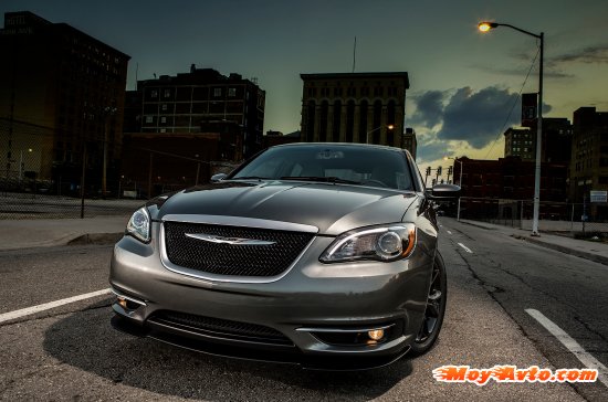 ������������ � ���-����� 2013: Chrysler 200 Special Edition