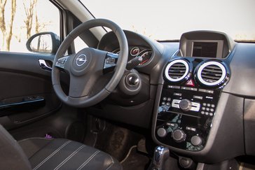 ����-����� Peugeot 208, Skoda Fabia, Opel Corsa