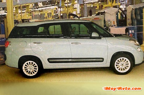 Fiat 500XL ������� ����� � ����