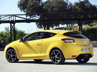 ����� �������� �������� ���� �� "����������" Renault Megane