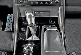 ����-����� Lexus IS