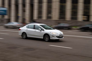 ����-����� Peugeot 408