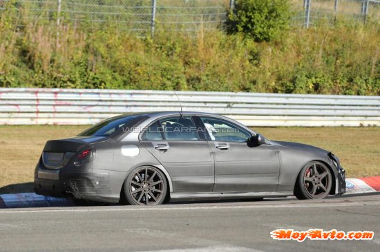 2014 Mercedes-Benz C63 AMG ������� � ���� ��������� � ������������