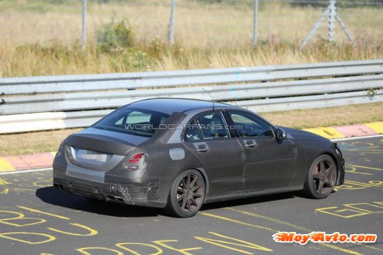 2014 Mercedes-Benz C63 AMG ������� � ���� ��������� � ������������