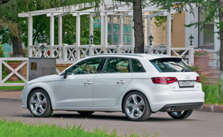 ����-����� Audi A3 Sportback, Lexus CT200h