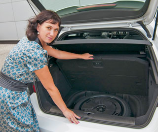 ����-����� Audi A3 Sportback, Lexus CT200h