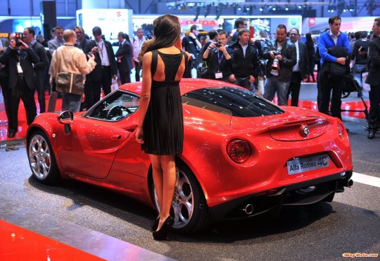 ������������ � ������-2013: Alfa Romeo 4C Launch Edition ��������� � ����������� � ���
