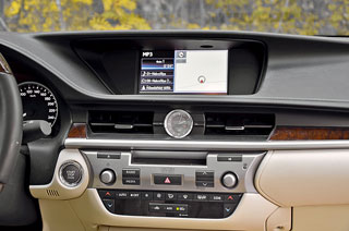 ����-����� Audi A6, BMW 5-series, Lexus ES350