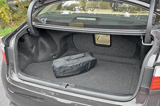 ����-����� Audi A6, BMW 5-series, Lexus ES350