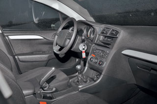 ����-����� Citroen C4, Peugeot 408
