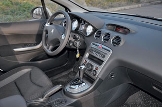 ����-����� Citroen C4, Peugeot 408