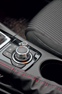 ����-����� Honda Civic, Mazda 3